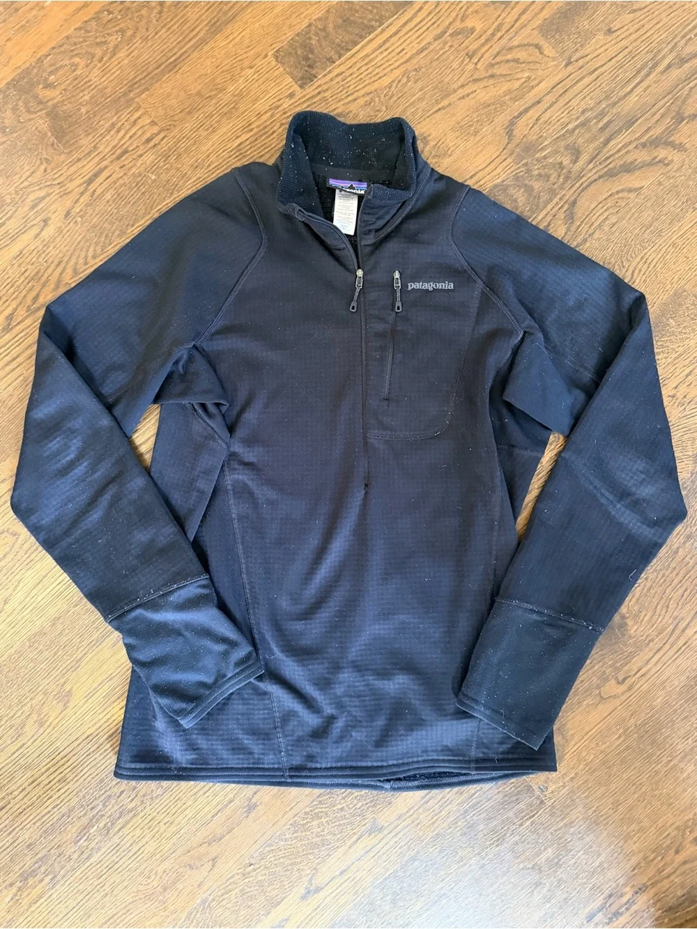 Patagonia Men’s Black R1 Quarter-Zip Pullover Medium